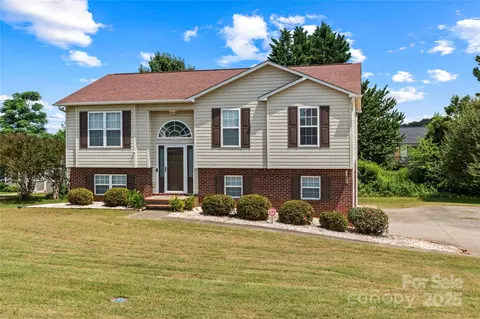 1144 Northwood Church Rd, Yadkinville, NC 27055
