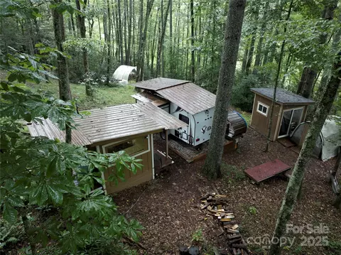 191 Pack Dr, Spruce Pine, NC 28777