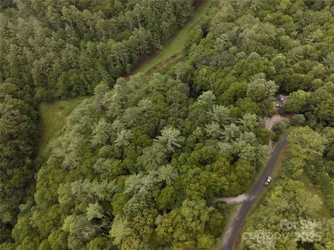 191 Pack Dr, Spruce Pine, NC 28777 photo 3