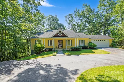 36 Macedonia West Dr, Saluda, NC 28773