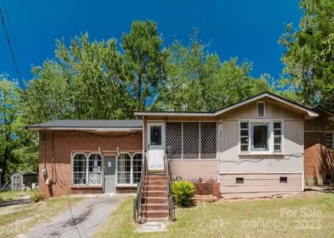 130 Mcarthur St, Hamlet, NC 28345