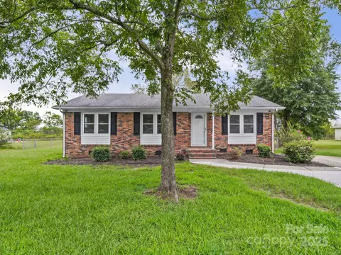 512 Mcdowell Dr, Chester, SC 29706