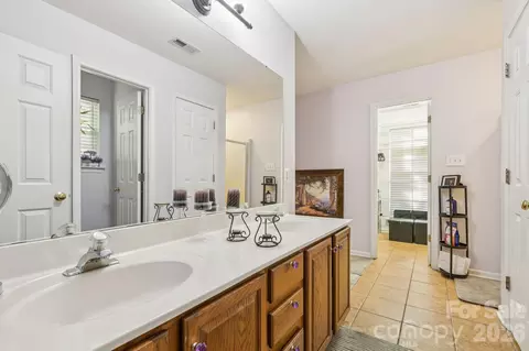 Entry Way - 1604 Winthrop Ln, Monroe, NC 28110 photo 2 of 2