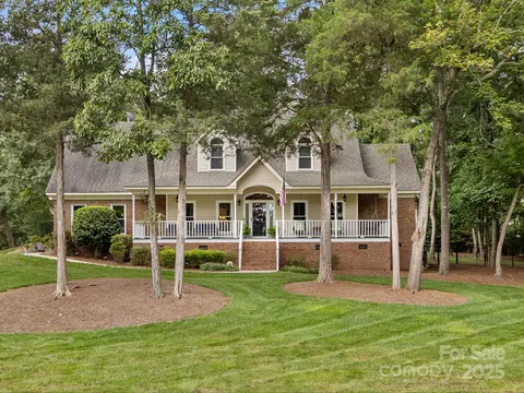 901 Woodhurst Dr, Monroe, NC 28110