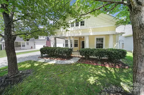 1064 Stonedown Ln, Matthews, NC 28104