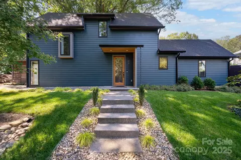 26 Winnfred St, Asheville, NC 28806