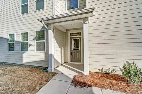 648 Cassidy Ct, Clover, SC 29710 photo 2