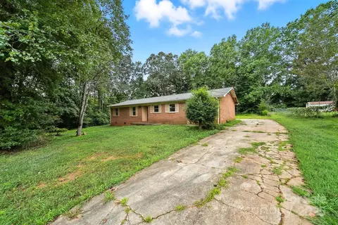 3395 Danial St, Conover, NC 28613 photo 2
