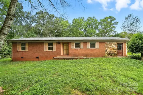 3395 Danial St, Conover, NC 28613