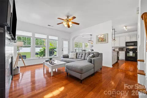 1805 Crabapple Tree Ln, Charlotte, NC 28214