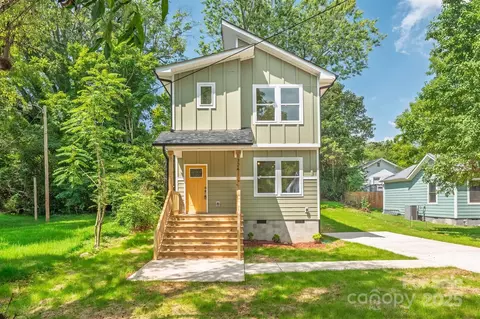 1324 Old Charlotte Rd, Statesville, NC 28677