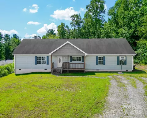 137 Pottery Terrace Trl, Flat Rock, NC 28731