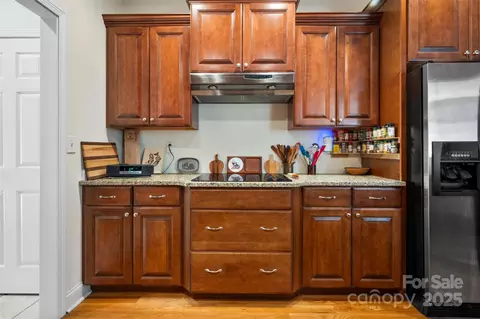 Kitchen - 147 Bridge 5 Ln #5, Tryon, NC 28782 photo 2 of 3