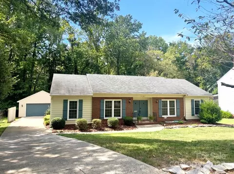 2707 Heidleburg Ln, Charlotte, NC 28210