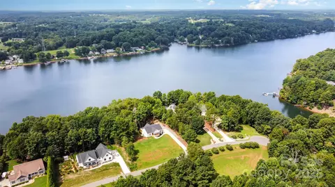 127 Beacon Ridge Dr, Stony Point, NC 28678