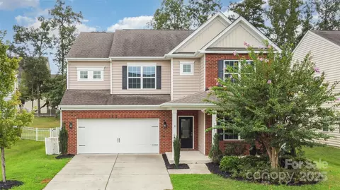 1105 Wainscott Dr, Waxhaw, NC 28173