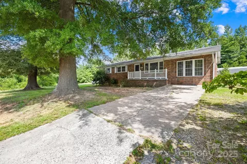 125 Bridges Cir, Kings Mountain, NC 28086