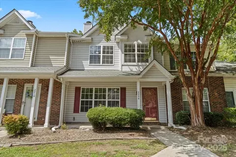 2208 Cigar Ct, Charlotte, NC 28273