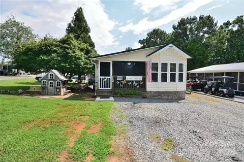 101 Hummingbird Cir, New London, NC 28127