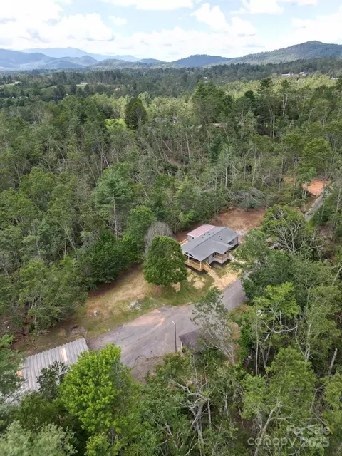 600 Pine Run Ridge Rd, Spruce Pine, NC 28777