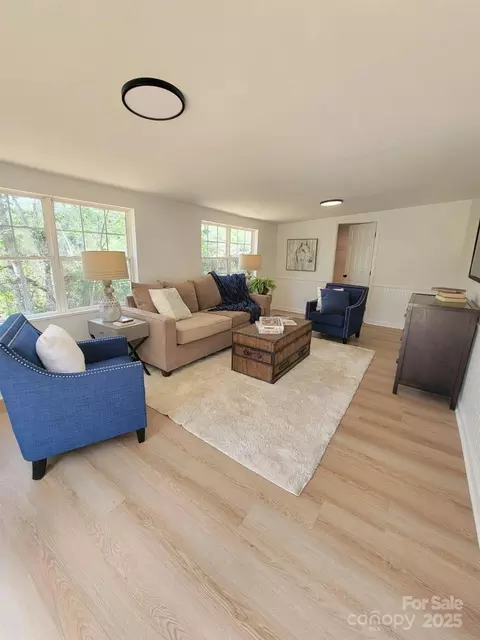 Living - 600 Pine Run Ridge Rd, Spruce Pine, NC 28777 photo 7 of 7