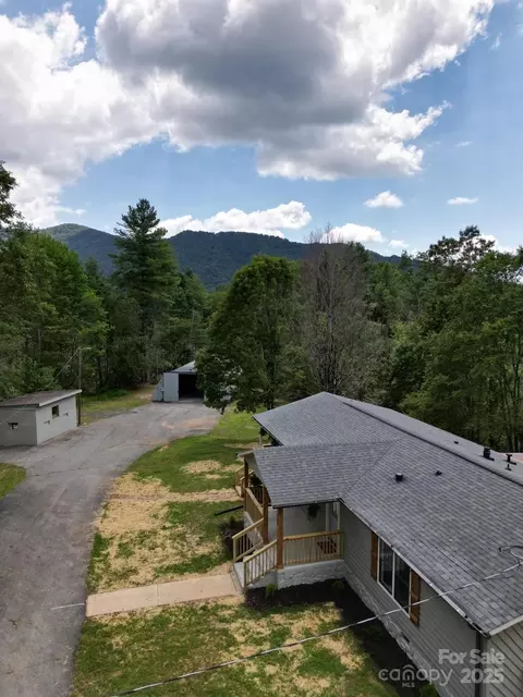 Exterior - 600 Pine Run Ridge Rd, Spruce Pine, NC 28777 photo 5 of 12