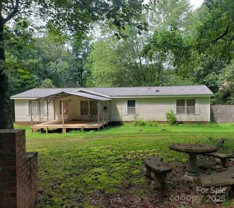 675 Ridgeline Rd, Union Grove, NC 28689