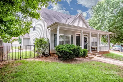 13016 Meadowmere Rd, Huntersville, NC 28078