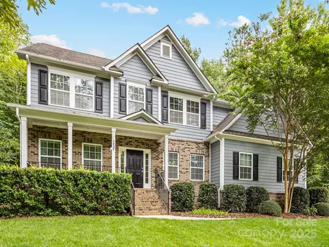 1025 Crofton Dr, Waxhaw, NC 28173