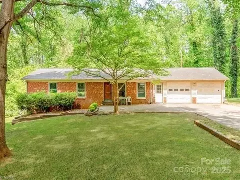 355 Cambridge Rd, Lexington, NC 27292
