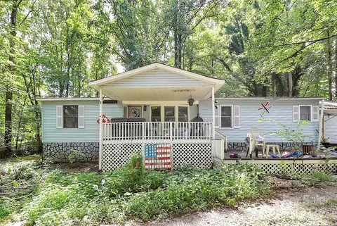 304 Deerchase Cir, Statesville, NC 28625