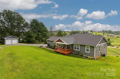 28 Highcrest Dr, Leicester, NC 28748