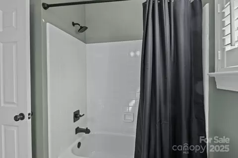 Bath - 119 Chambers St, Davidson, NC 28036 photo 2 of 5