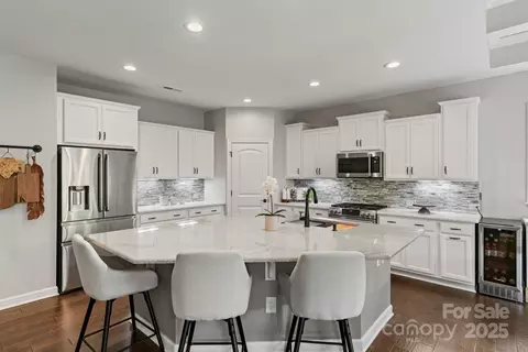 Kitchen - 320 Broadleaf Dr, Denver, NC 28037 photo 4 of 6