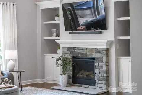Living - 320 Broadleaf Dr, Denver, NC 28037 photo 6 of 6
