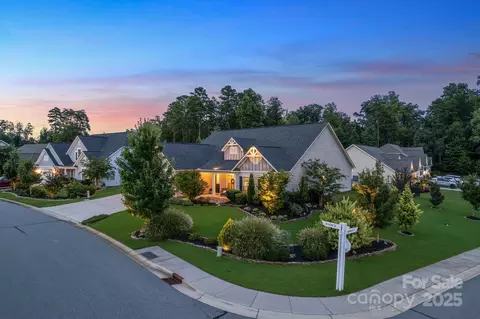 320 Broadleaf Dr, Denver, NC 28037