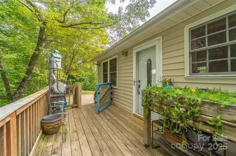 Exterior - 117 Blustery Rdg, Sylva, NC 28779 photo 6 of 17