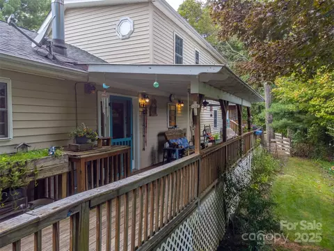 Exterior - 117 Blustery Rdg, Sylva, NC 28779 photo 15 of 17