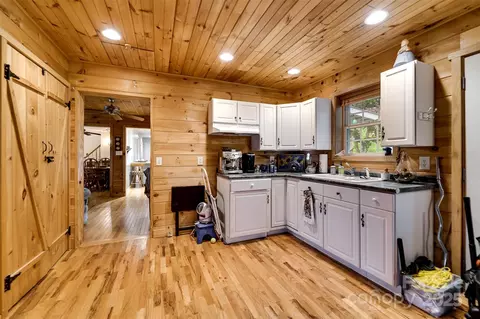 Kitchen - 117 Blustery Rdg, Sylva, NC 28779 photo 5 of 5
