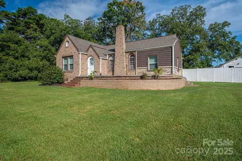 Exterior - 2420 E Nc 10 Hwy, Conover, NC 28613 photo 6 of 7