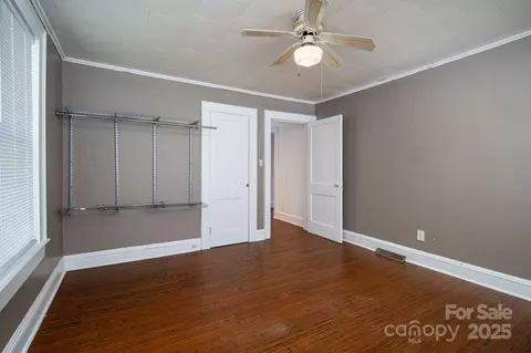 Bedroom - 2420 E Nc 10 Hwy, Conover, NC 28613 photo 2 of 5