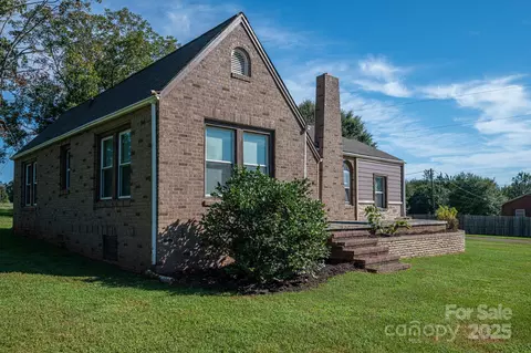 Exterior - 2420 E Nc 10 Hwy, Conover, NC 28613 photo 4 of 7