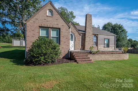 Exterior - 2420 E Nc 10 Hwy, Conover, NC 28613 photo 3 of 7