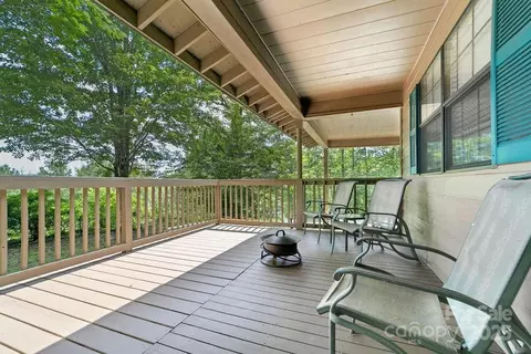 Exterior - 10 Ross Rd, Brevard, NC 28712 photo 5 of 9