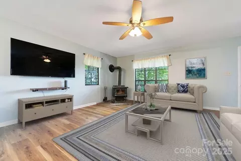 Living - 10 Ross Rd, Brevard, NC 28712 photo 3 of 6