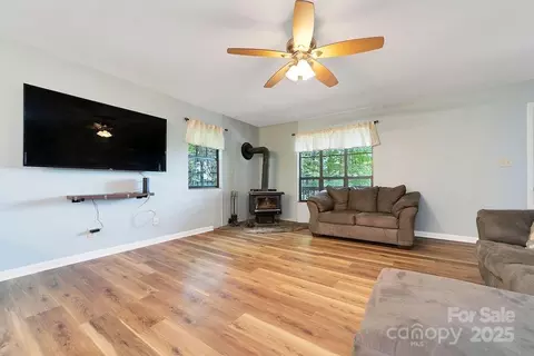 Living - 10 Ross Rd, Brevard, NC 28712 photo 1 of 6
