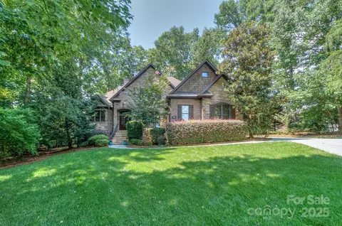 7884 Oak Haven Ln, Stanley, NC 28164
