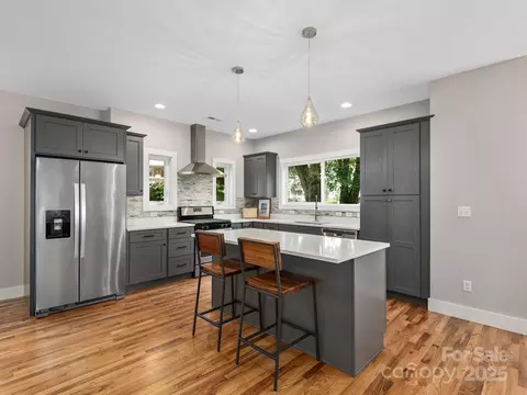 81 Tremont St, Asheville, NC 28806