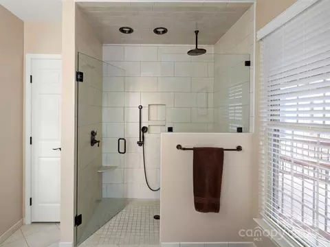 Bath - 298 Lone Pine Rd, Alexander, NC 28701 photo 2 of 4