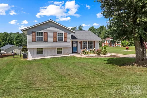274 Dixie Hill Rd, North Wilkesboro, NC 28659